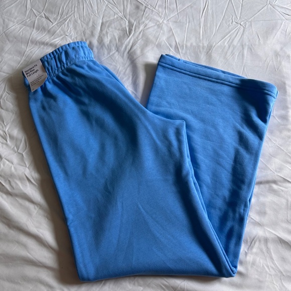 Nike Women’s Sweatpants - Picture 2 of 2